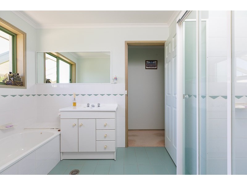 20/4 Redwood Avenue, Jerrabomberra NSW 2619