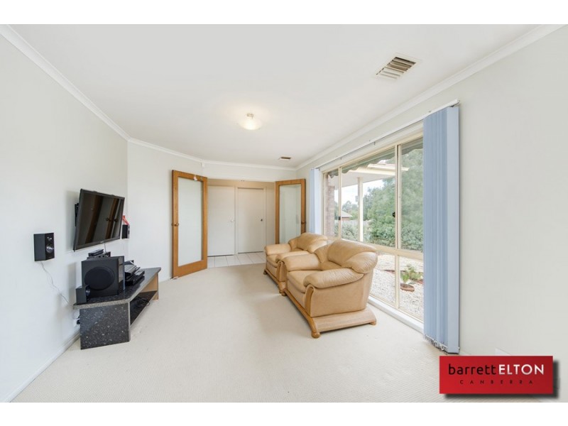 2 Elyard Place, Dunlop ACT 2615