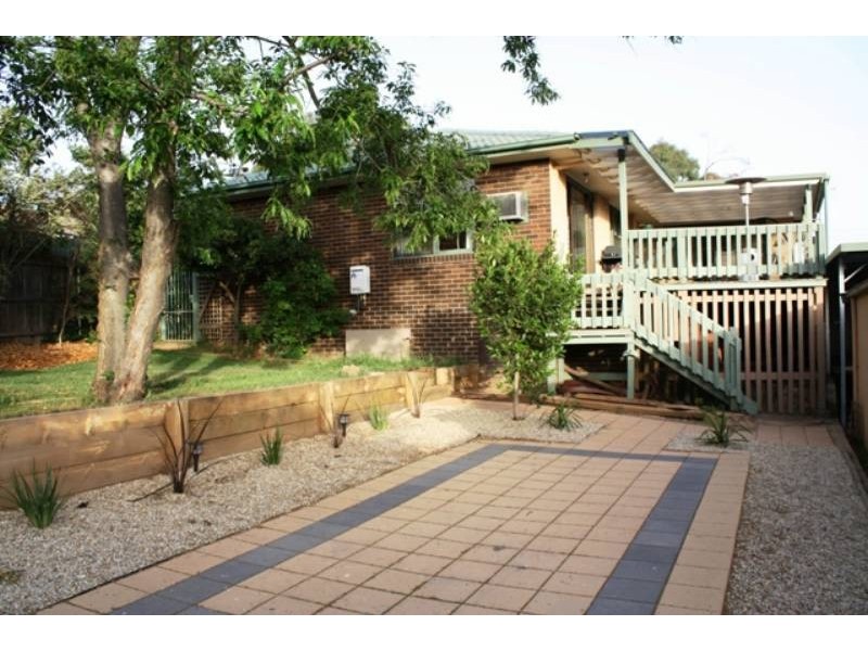 4 Lawes Place, Macgregor ACT 2615