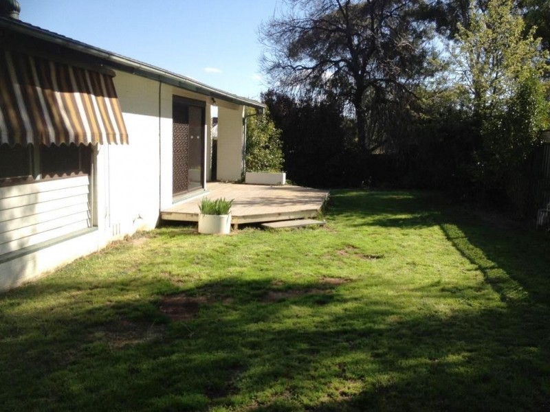 15 Geeves Court, Charnwood ACT 2615