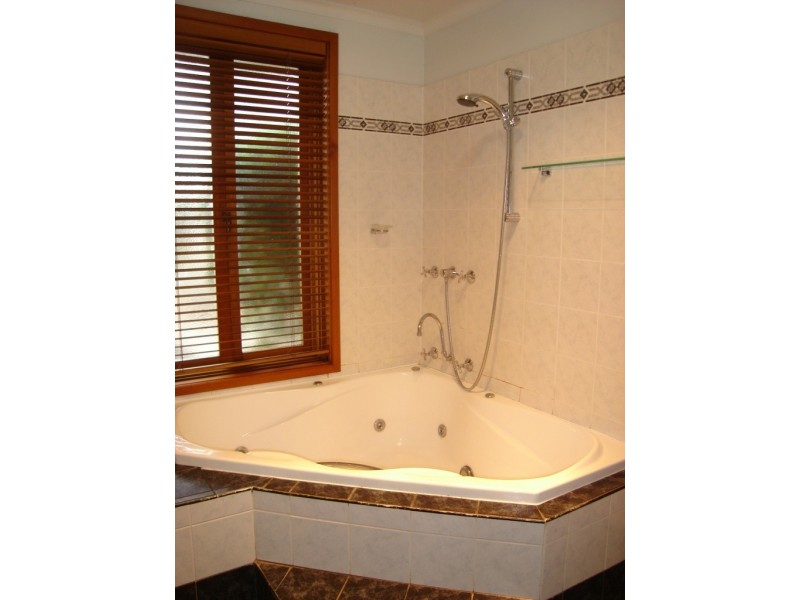 104 Chuculba Crescent, Giralang ACT 2617