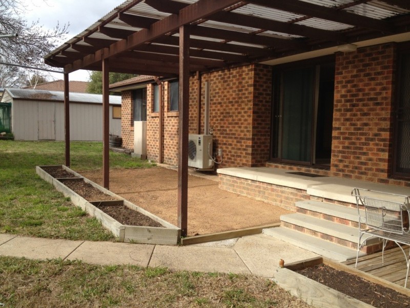 1 Herron Crescent, Latham ACT 2615