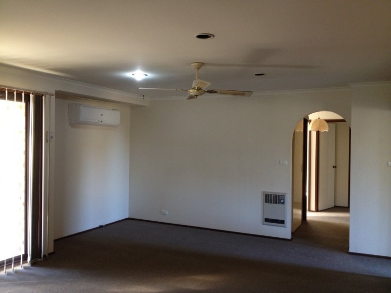 1 Herron Crescent, Latham ACT 2615