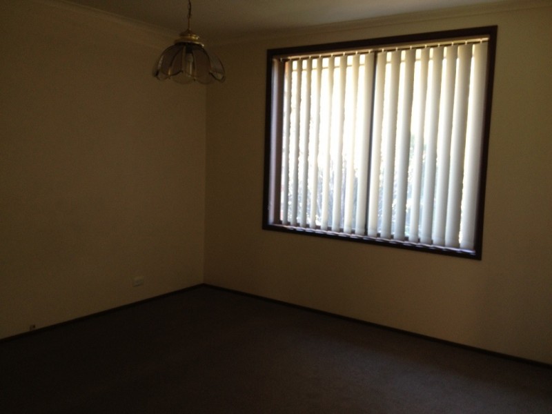 1 Herron Crescent, Latham ACT 2615