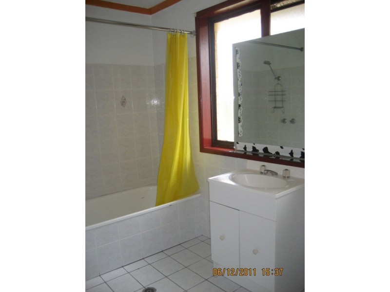 12 Landale Place, Charnwood ACT 2615