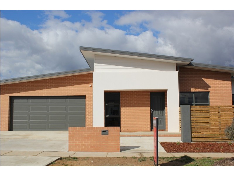 2 Smorgon Street, Forde ACT 2914