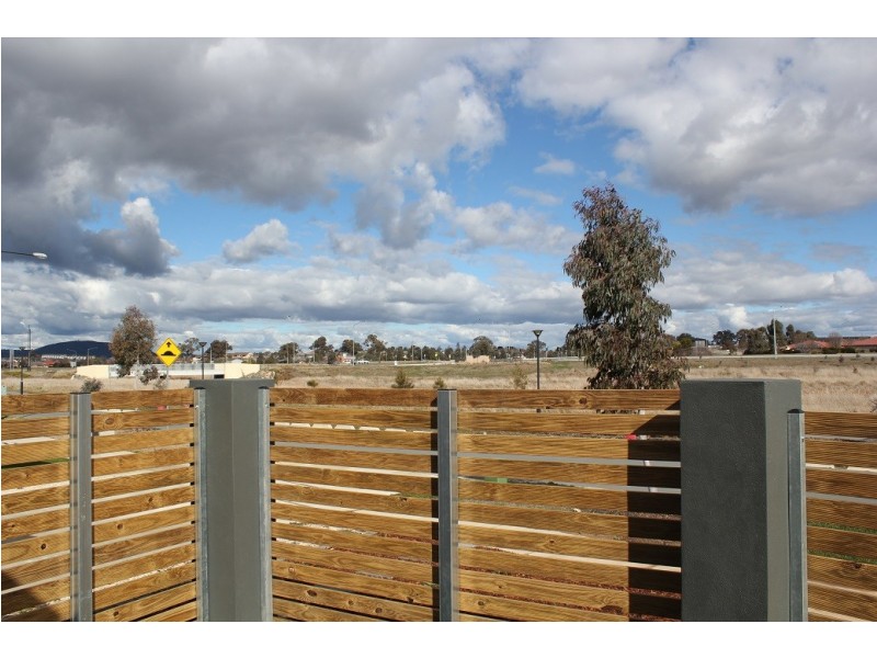 2 Smorgon Street, Forde ACT 2914