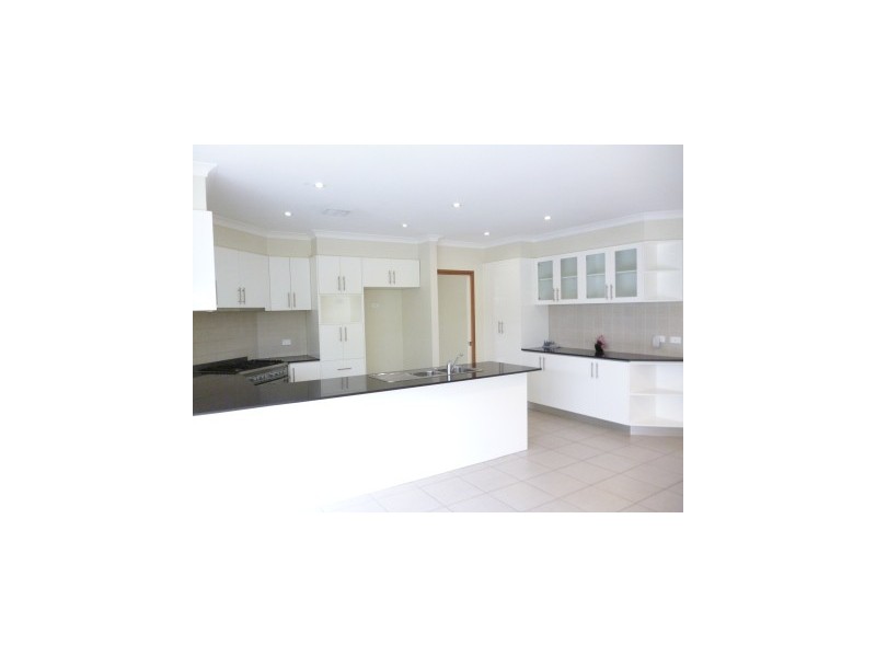 8 Simonetti Street, Dunlop ACT 2615