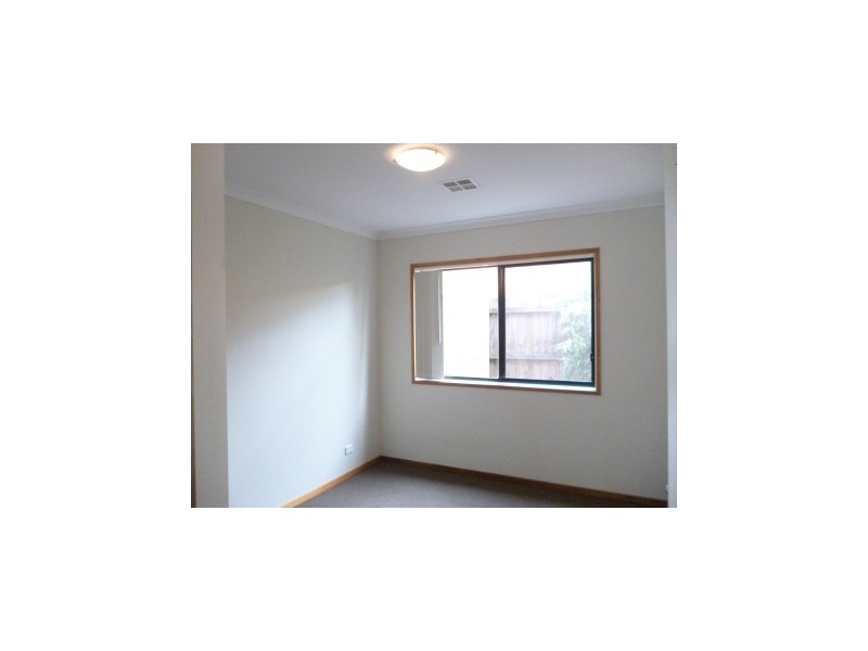 8 Simonetti Street, Dunlop ACT 2615