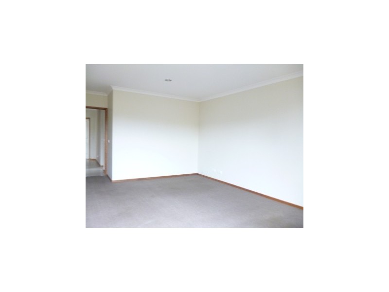 8 Simonetti Street, Dunlop ACT 2615