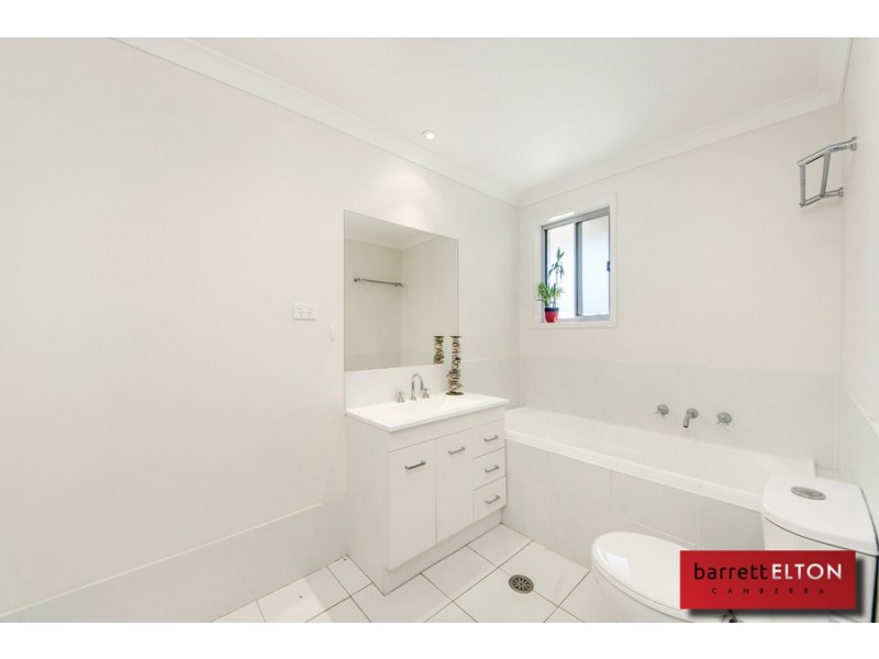 92 Hollows Circuit, Macgregor ACT 2615