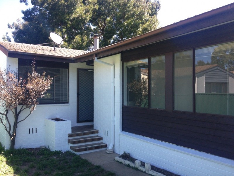 8 Yabsley Place, Charnwood ACT 2615