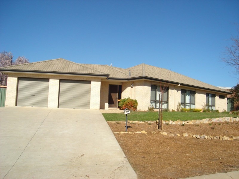 31 Calder Crescent, Holder ACT 2611