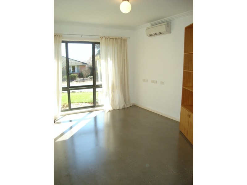 31 Calder Crescent, Holder ACT 2611