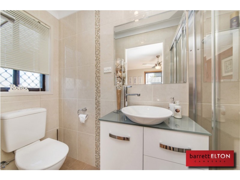 8 Schuler Place, Mckellar ACT 2617