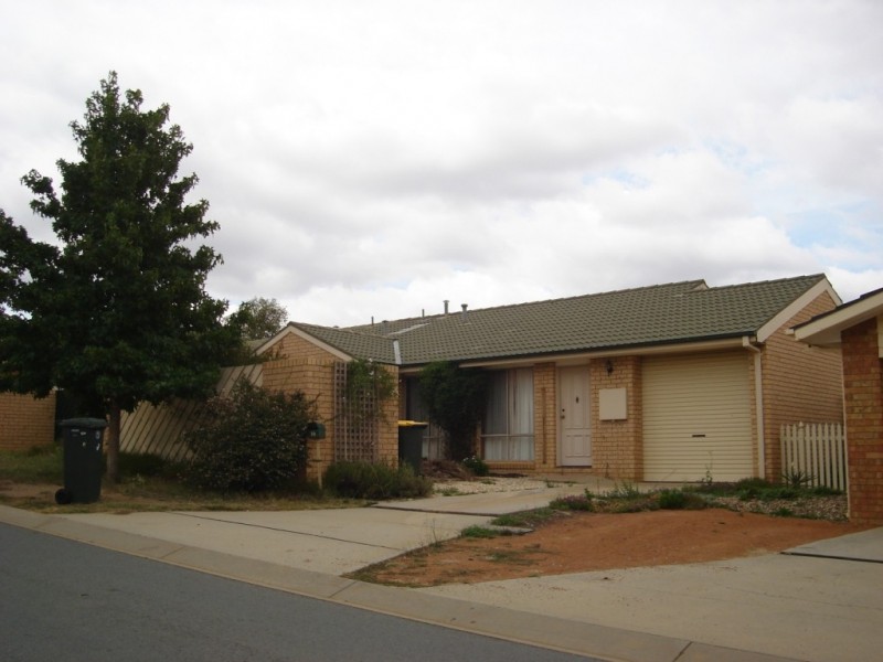 16 Samuels Crescent, Ngunnawal ACT 2913