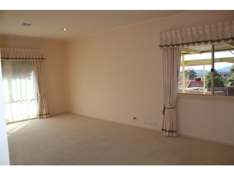 1/80 Bellchambers Crescent, Banks ACT 2906