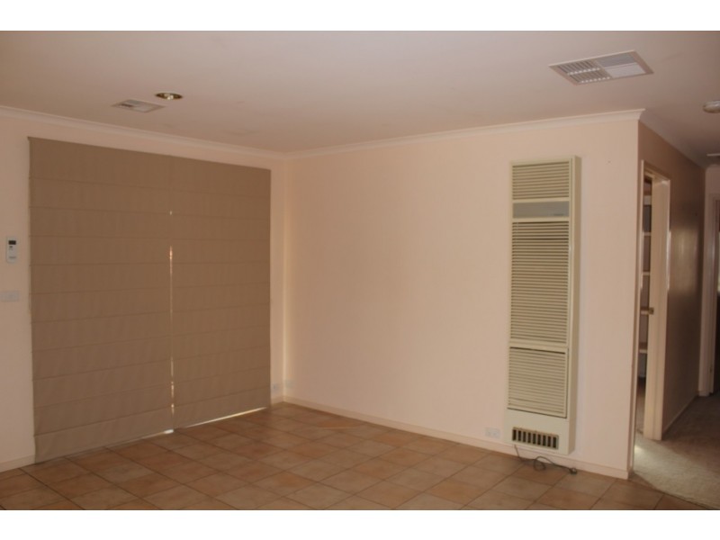 1/80 Bellchambers Crescent, Banks ACT 2906