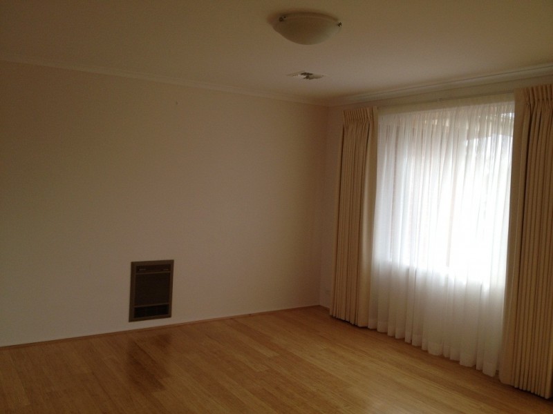 8 Scobie Place, Holt ACT 2615