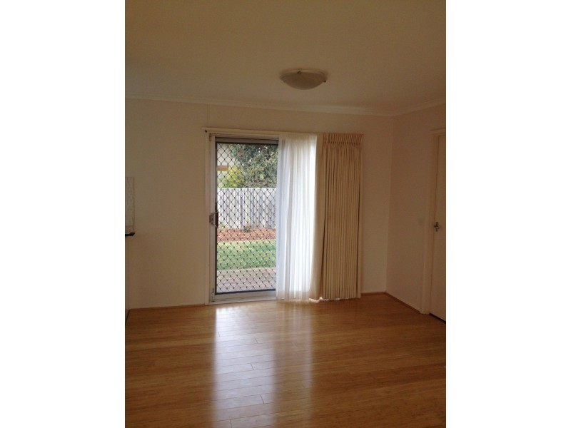 8 Scobie Place, Holt ACT 2615