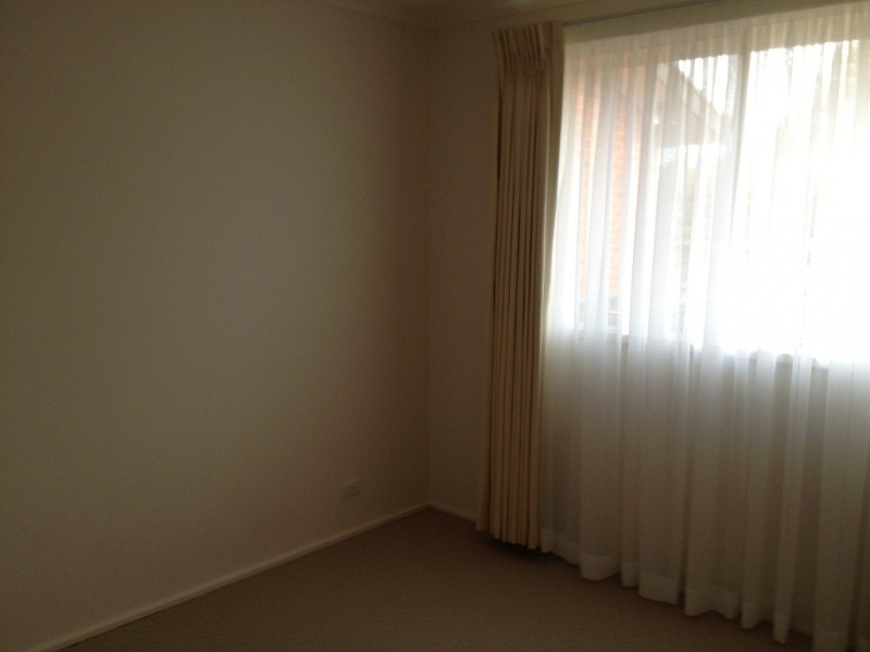 8 Scobie Place, Holt ACT 2615