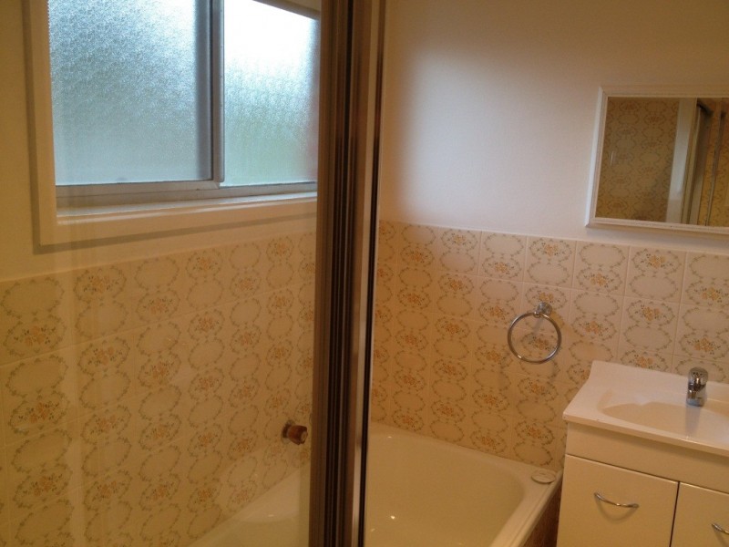 8 Scobie Place, Holt ACT 2615