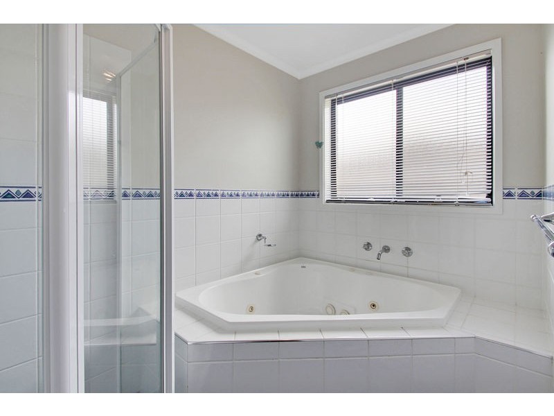 12 Lovely Close, Dunlop ACT 2615