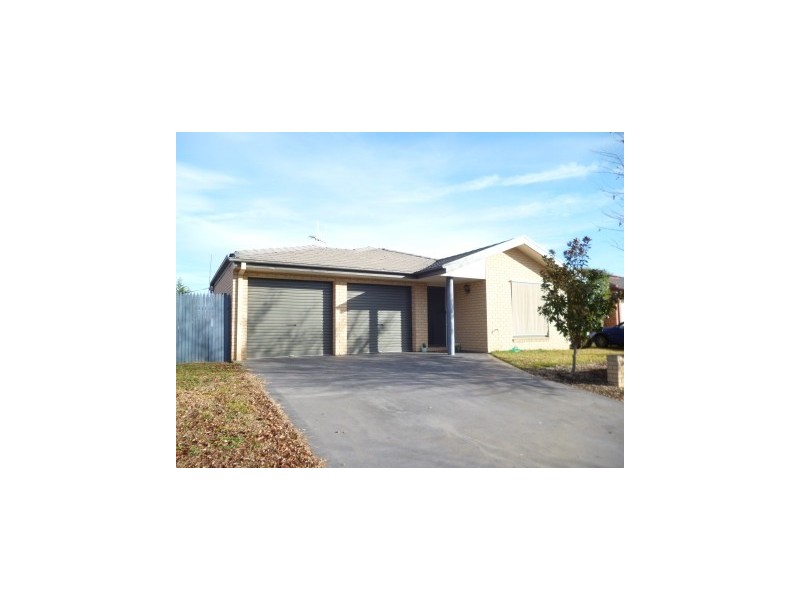 32 Polwarth Street, Dunlop ACT 2615