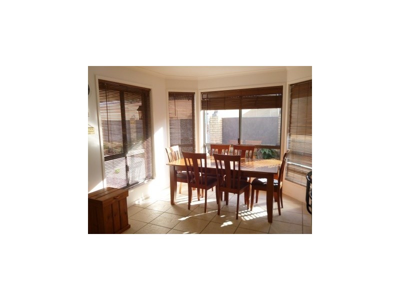 32 Polwarth Street, Dunlop ACT 2615