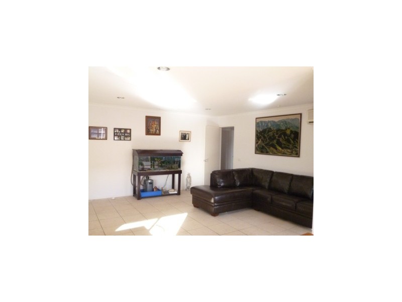 32 Polwarth Street, Dunlop ACT 2615