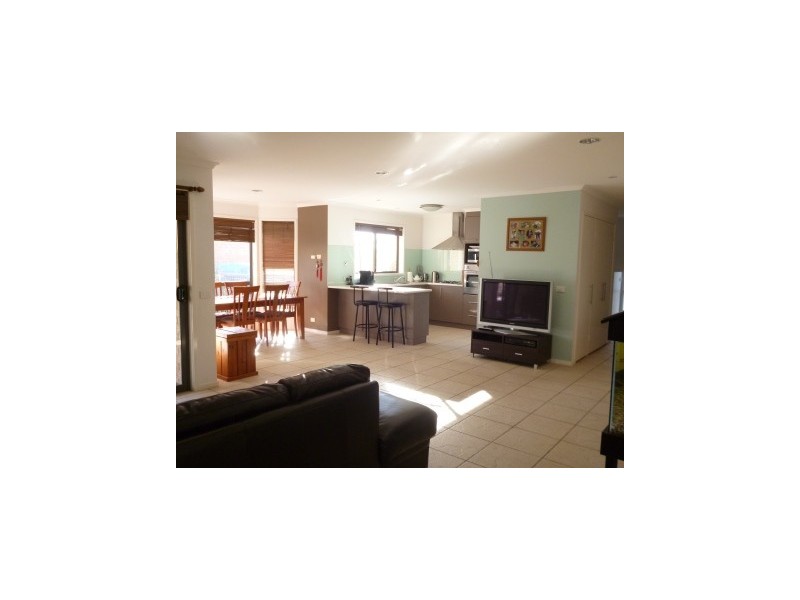 32 Polwarth Street, Dunlop ACT 2615