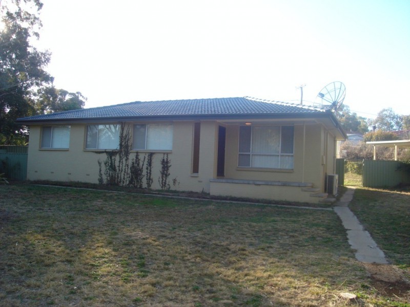 70 Degraves Crescent, Wanniassa ACT 2903