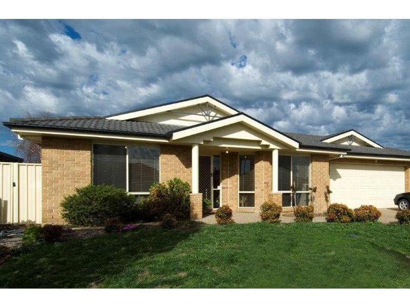 18 Ikara Close, Dunlop ACT 2615