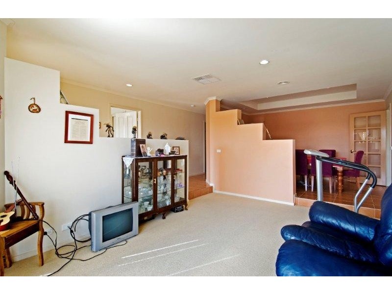 18 Ikara Close, Dunlop ACT 2615