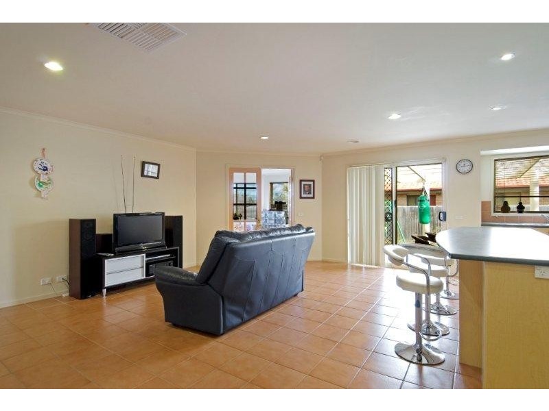 18 Ikara Close, Dunlop ACT 2615