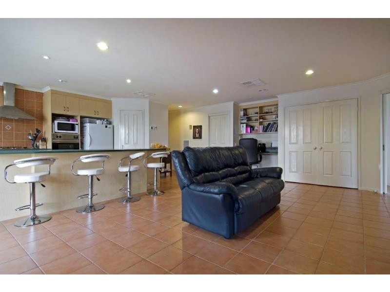 18 Ikara Close, Dunlop ACT 2615