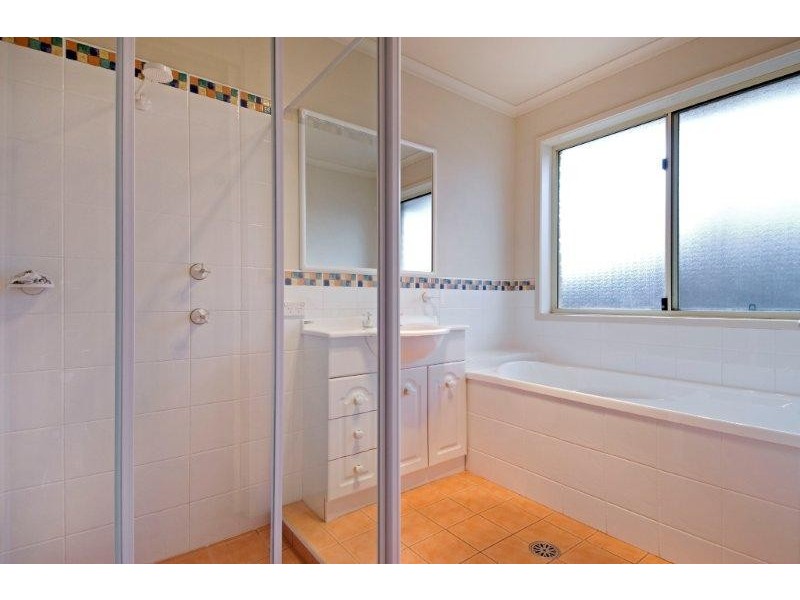 18 Ikara Close, Dunlop ACT 2615