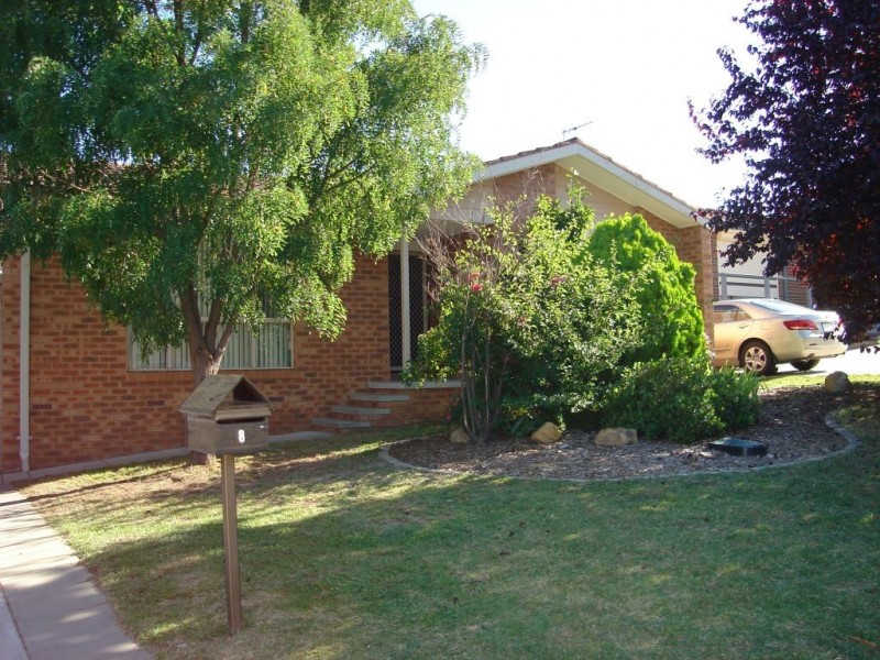 8 Minnett Close, Gordon ACT 2906