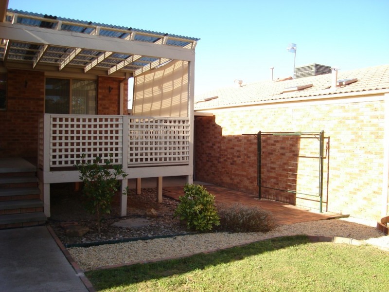 8 Minnett Close, Gordon ACT 2906