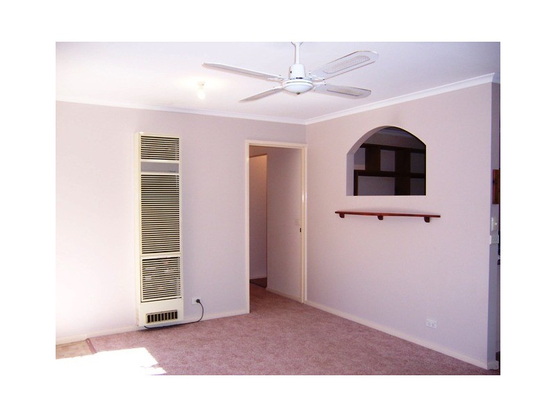 6 Leonard Close, Dunlop ACT 2615