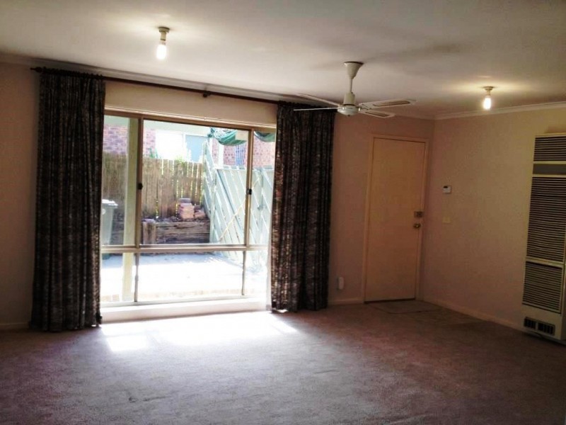 6 Leonard Close, Dunlop ACT 2615