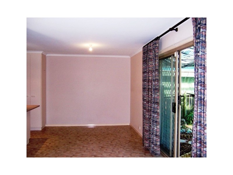 6 Leonard Close, Dunlop ACT 2615