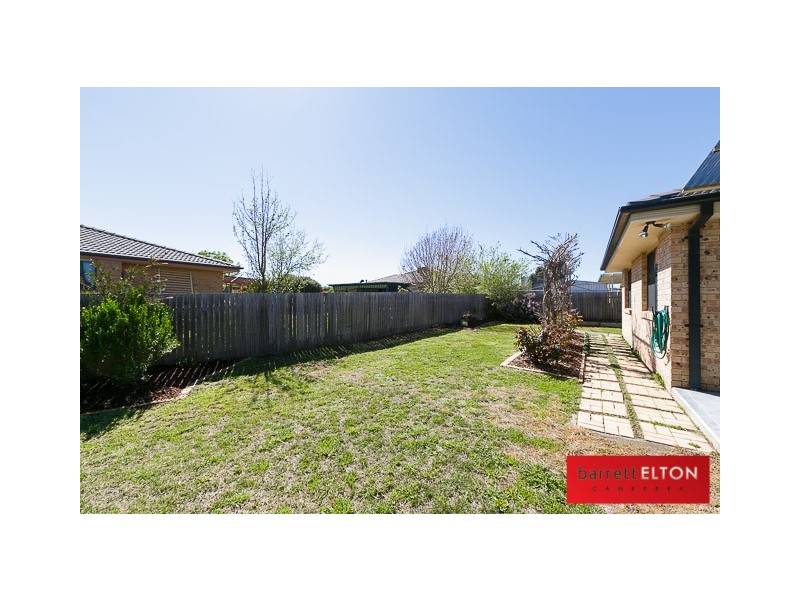 6 Fairlight Street, Dunlop ACT 2615