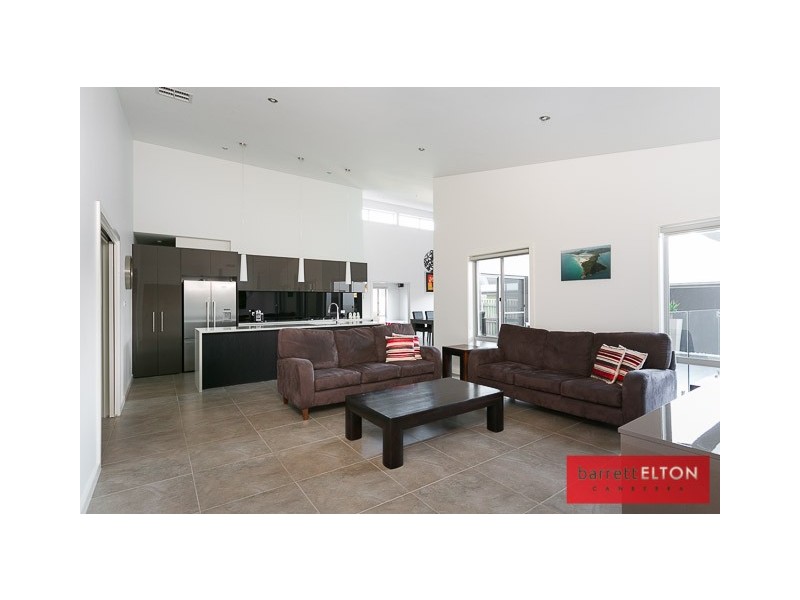 6 Kevin Curtis Crescent, Casey ACT 2913