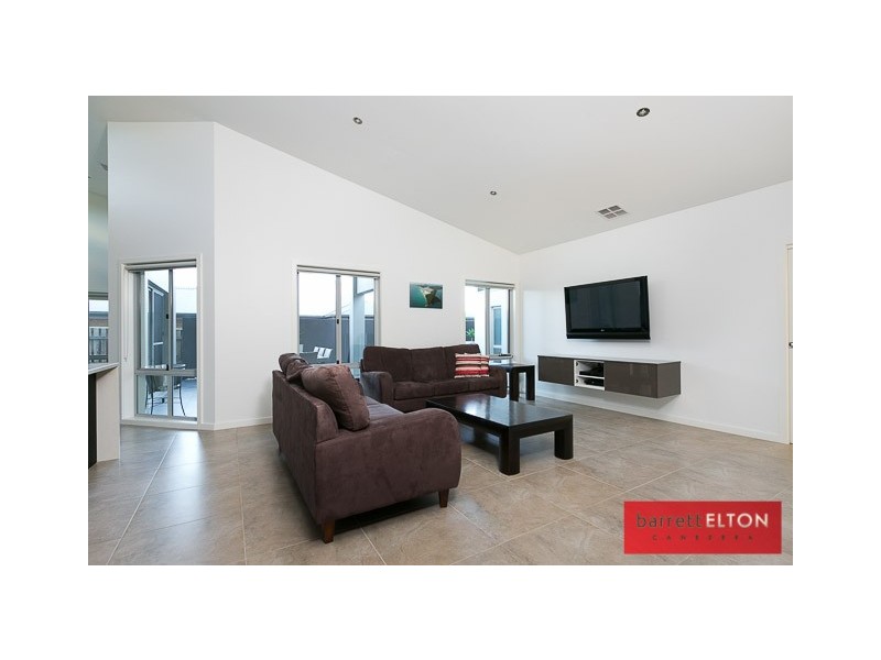 6 Kevin Curtis Crescent, Casey ACT 2913