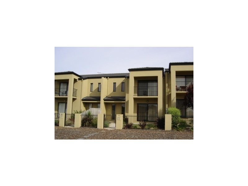 77 Alice Cummins, Gungahlin ACT 2912