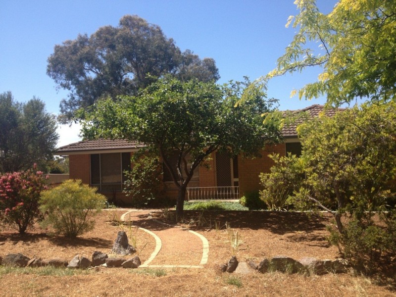 352 Southern Cross Drive, Macgregor ACT 2615