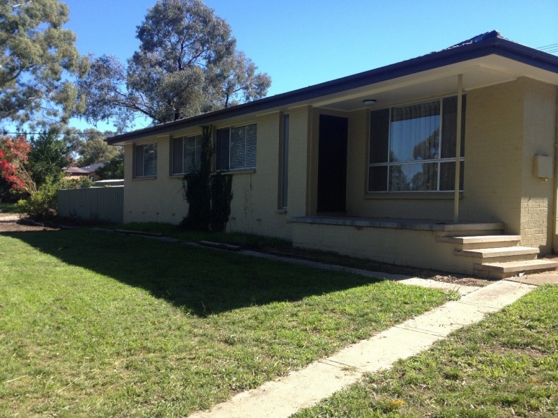 70 Degraves Crescent, Wanniassa ACT 2903