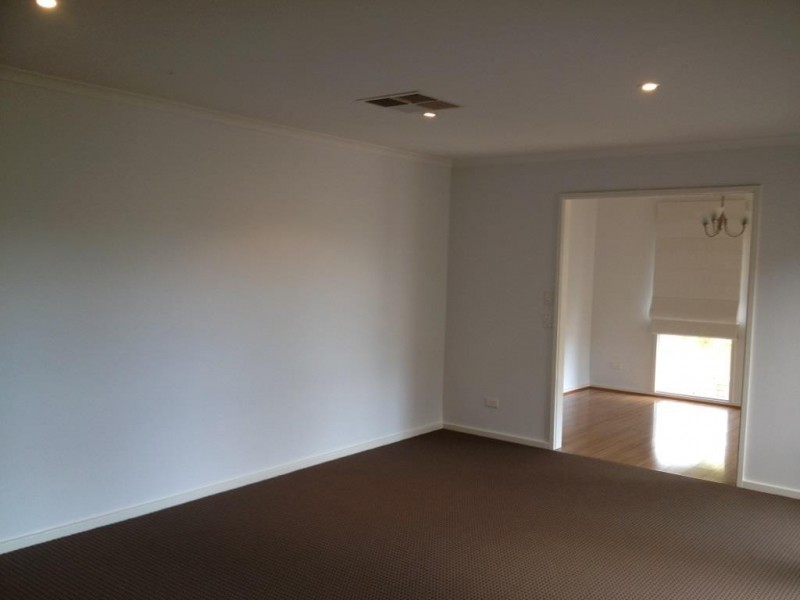 2 Oats Place, Kambah ACT 2902