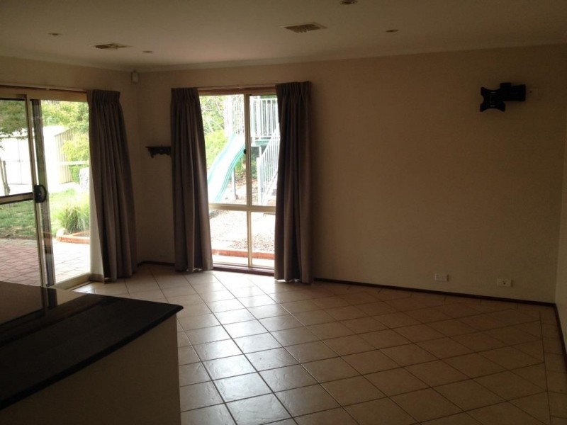 25 Capella Cres, Giralang ACT 2617